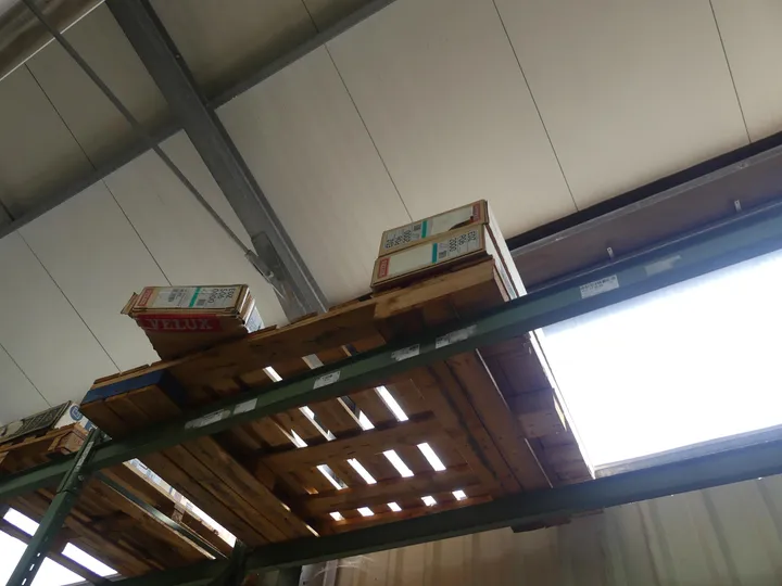 Konvolut Velux - Eindeckrahmen, diverse Umfang: Palette mit Inhalt, Ebene 4